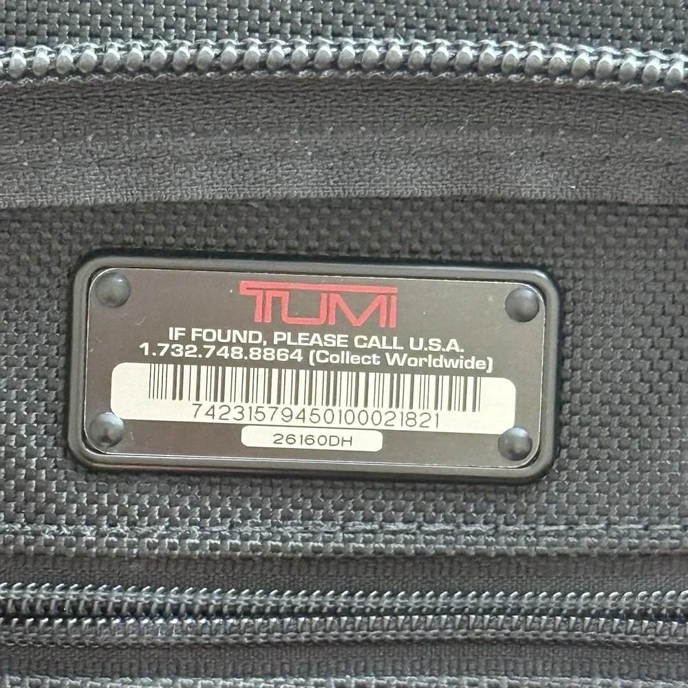 Tumi good preowned